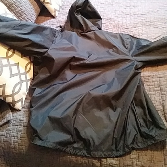 Nike Rain Jacket - Picture 4 of 4